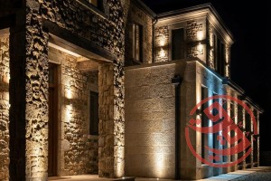 نورپردازی سنگ نمای ساختمان | اصول، ایده‌ها و اشتباهات رایج