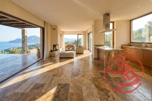 سنگ مناسب کف ویلا؛ راهنمای انتخاب بهترین سنگ برای حیاط و محوطه ویلا