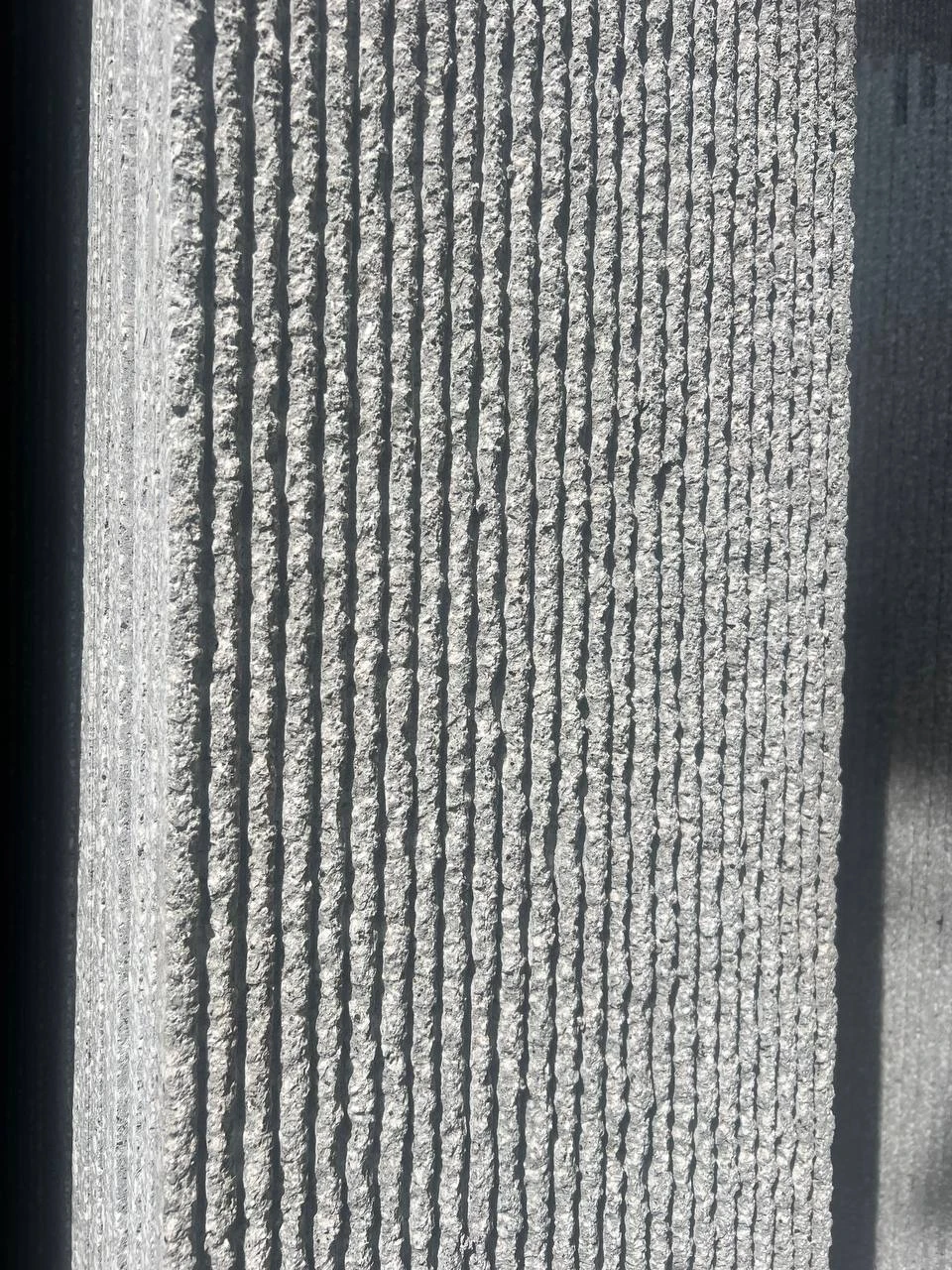 سنگ آندزیت طوسی