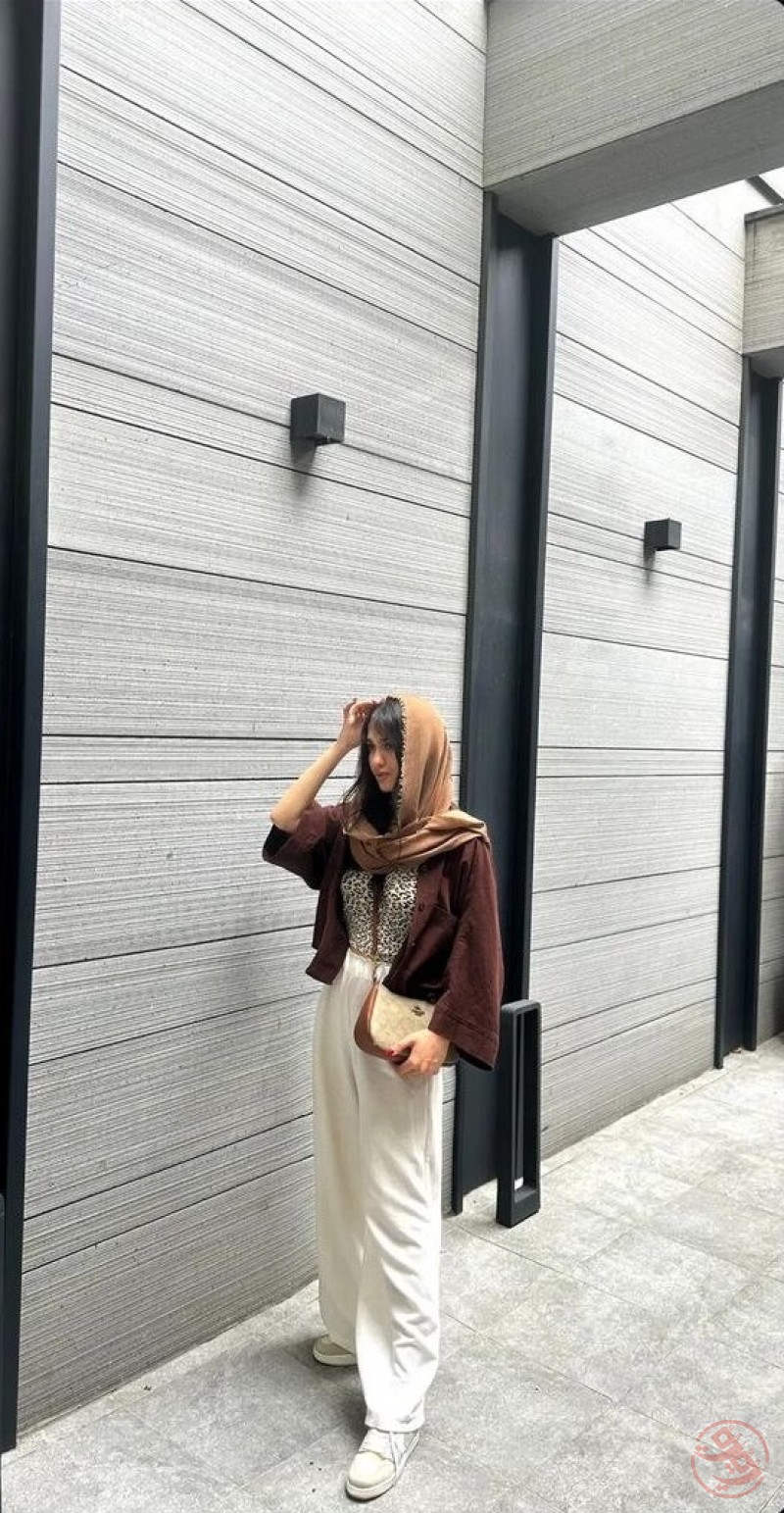 سنگ آندزیت طوسی